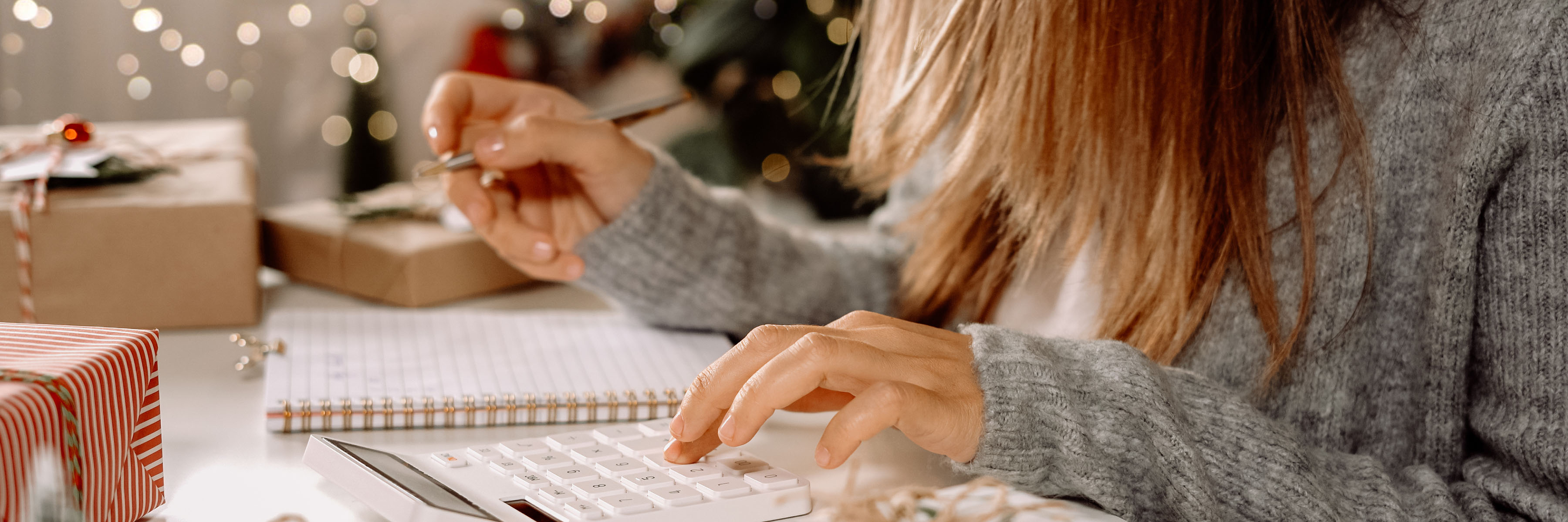 8 Tips to Avoid Holiday Overspending